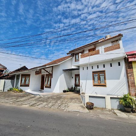 Brb Guesthouse Banyuwangi  Exterior photo